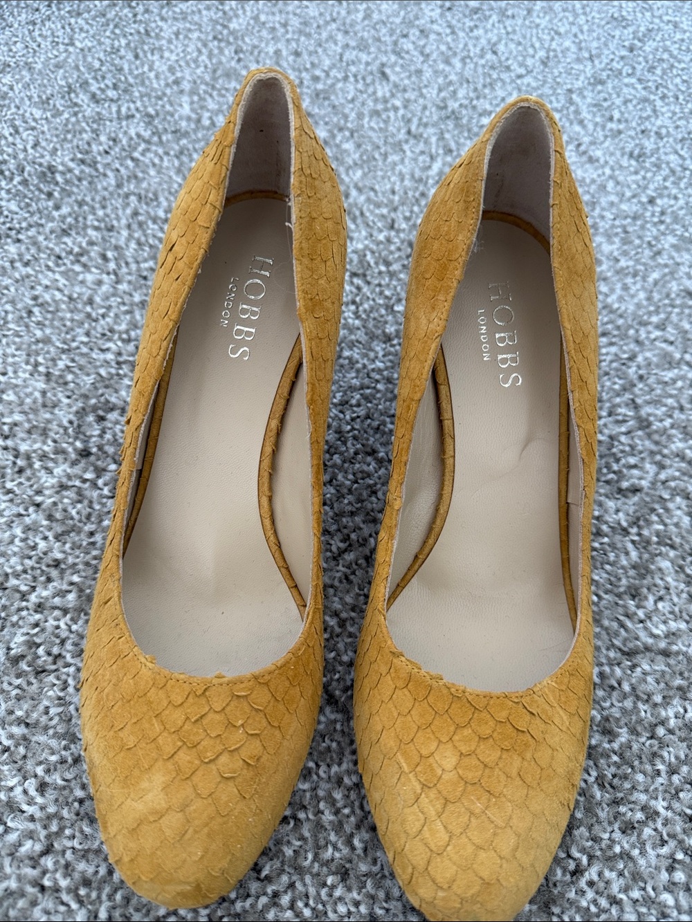 Hobbs London Mustard Yellow Scaled Suede Pointed Heel Pumps
